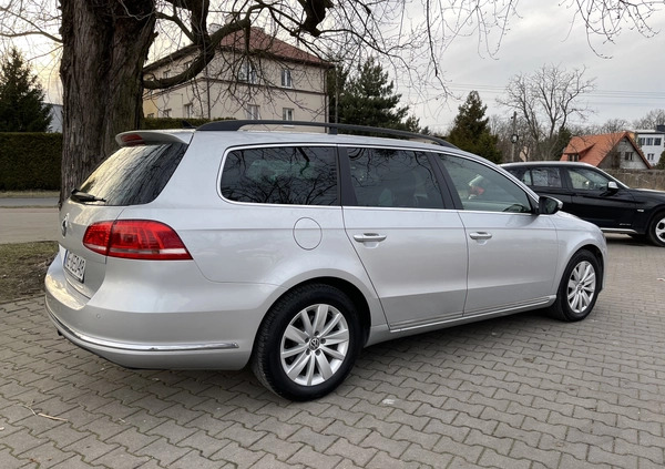 Volkswagen Passat cena 32999 przebieg: 349000, rok produkcji 2014 z Warszawa małe 497